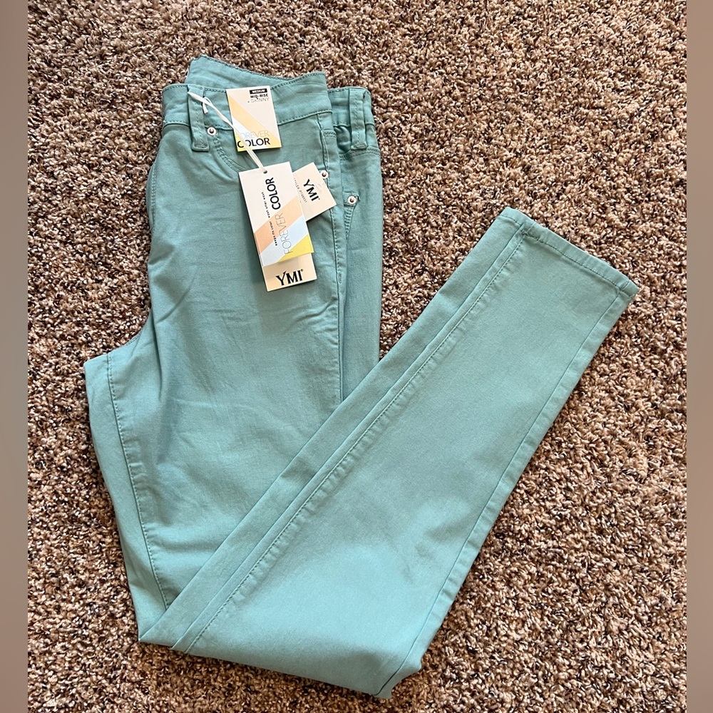 YMI hyperstretch skylight color